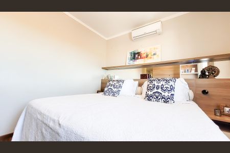 Casa de condomínio à venda com 230m², 4 quartos e 3 vagasSuíte 1