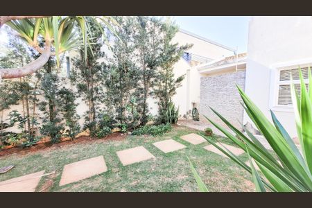 Casa de condomínio à venda com 230m², 4 quartos e 3 vagasJardim