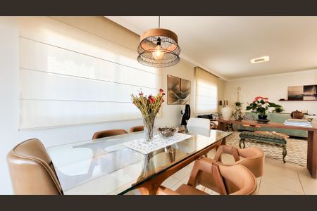 Casa de condomínio à venda com 230m², 4 quartos e 3 vagasSala