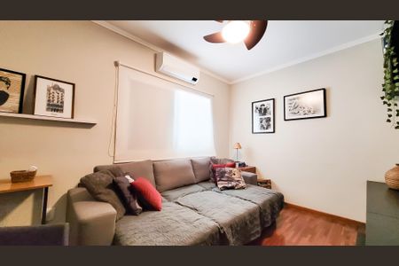 Casa de condomínio à venda com 230m², 4 quartos e 3 vagasSala