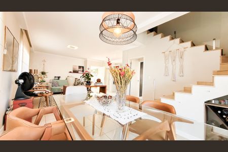 Sala de casa de condomínio à venda com 4 quartos, 230m² em Loteamento Caminhos de San Conrado (sousas), Campinas