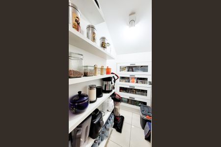 Casa de condomínio à venda com 230m², 4 quartos e 3 vagasDespensa