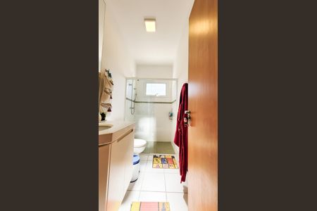 Casa de condomínio à venda com 230m², 4 quartos e 3 vagasBanheiro Suite 3