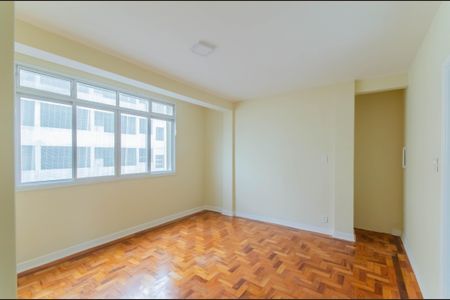 Apartamento para alugar com 130m², 3 quartos e sem vaga Apartamento para alugar com 130m², 3 quartos e sem vagaSala