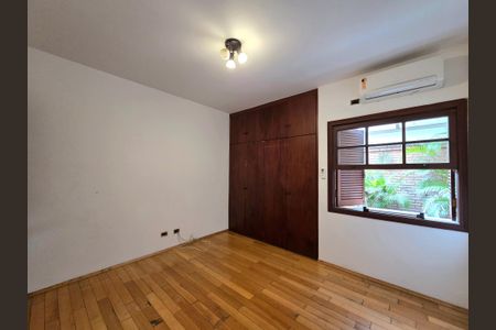 Casa à venda com 300m², 4 quartos e 2 vagasQuarto 2