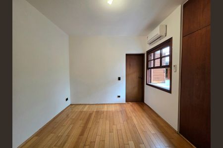 Casa à venda com 300m², 4 quartos e 2 vagasQuarto 1