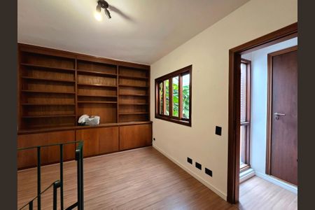 Casa à venda com 300m², 4 quartos e 2 vagasEscritório