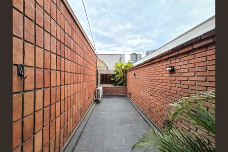Casa à venda com 300m², 4 quartos e 2 vagasVaranda da Suíte 2