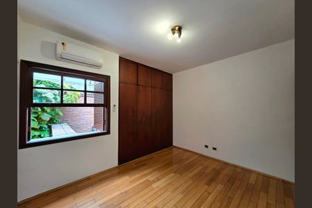 Casa à venda com 300m², 4 quartos e 2 vagasQuarto 1