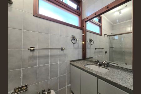Casa à venda com 300m², 4 quartos e 2 vagasBanheiro Social