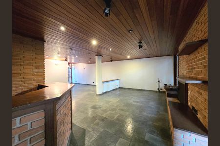 Casa à venda com 300m², 4 quartos e 2 vagasSala