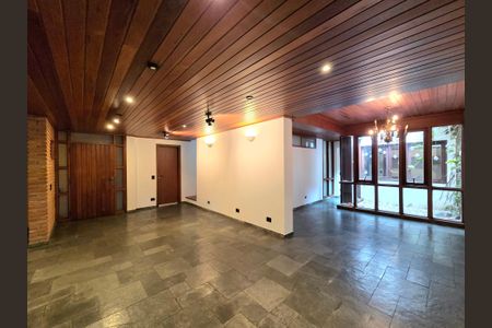 Casa à venda com 300m², 4 quartos e 2 vagasSala