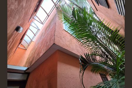 Casa à venda com 300m², 4 quartos e 2 vagasCorredor