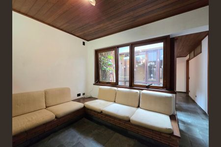 Casa à venda com 300m², 4 quartos e 2 vagasSala de TV
