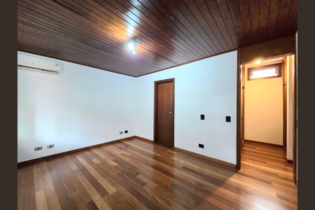 Casa à venda com 300m², 4 quartos e 2 vagasSuíte 2