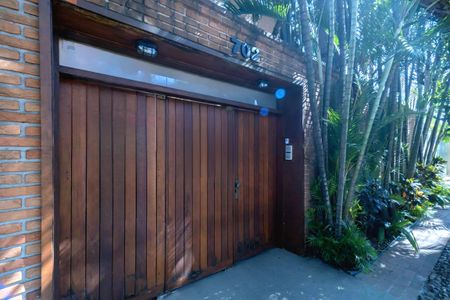 Casa à venda com 300m², 4 quartos e 2 vagasFachada