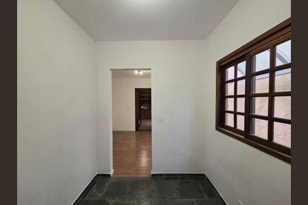 Casa à venda com 300m², 4 quartos e 2 vagasSuíte