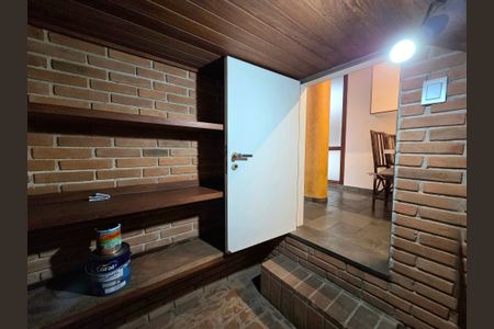 Casa à venda com 300m², 4 quartos e 2 vagasDepósito