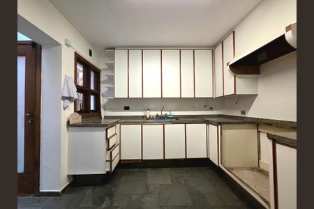 Casa à venda com 300m², 4 quartos e 2 vagasCozinha