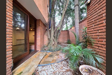Casa à venda com 300m², 4 quartos e 2 vagasQuintal