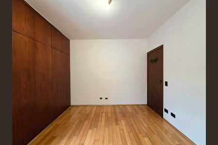 Casa à venda com 300m², 4 quartos e 2 vagasQuarto 1