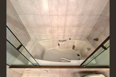 Casa à venda com 300m², 4 quartos e 2 vagasBanheiro da Suíte 2