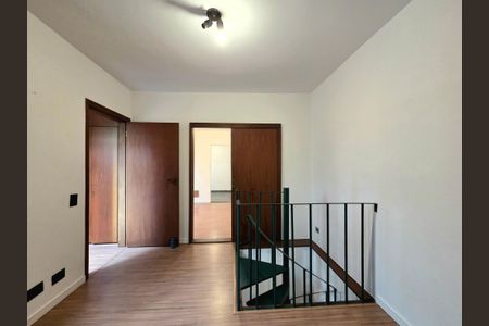 Casa à venda com 300m², 4 quartos e 2 vagasEscritório