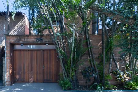Casa à venda com 300m², 4 quartos e 2 vagasFachada