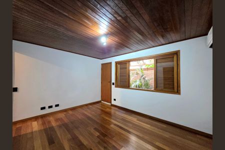 Casa à venda com 300m², 4 quartos e 2 vagasSuíte 2