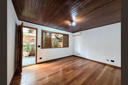 Casa à venda com 300m², 4 quartos e 2 vagasSuíte 2