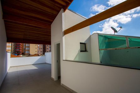 Casa à venda com 230m², 3 quartos e 4 vagas Casa à venda com 230m², 3 quartos e 4 vagasCobertura