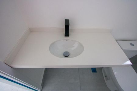 Casa à venda com 230m², 3 quartos e 4 vagas Casa à venda com 230m², 3 quartos e 4 vagasBanheiro da Suíte 2