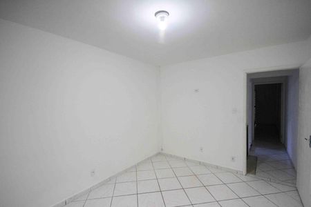 Quarto de casa para alugar com 2 quartos, 200m² em Jardim Vila Formosa, São Paulo