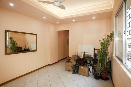 Apartamento à venda com 86m², 2 quartos e sem vagaSala