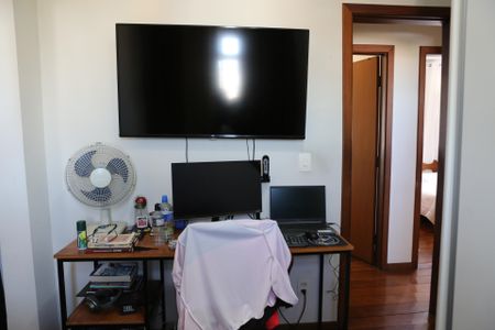 Apartamento à venda com 86m², 3 quartos e 2 vagasQuarto 2