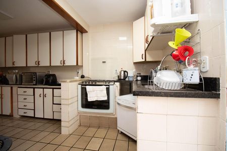 Casa para alugar com 400m², 6 quartos e 2 vagas Casa para alugar com 400m², 6 quartos e 2 vagasCozinha 1