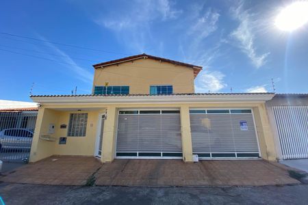 Casa para alugar com 400m², 6 quartos e 2 vagas Casa para alugar com 400m², 6 quartos e 2 vagasFachada