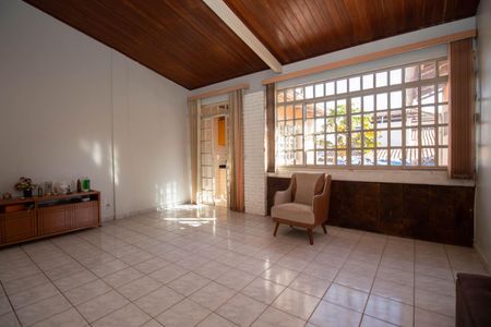 Casa para alugar com 400m², 6 quartos e 2 vagas Casa para alugar com 400m², 6 quartos e 2 vagasSala 2