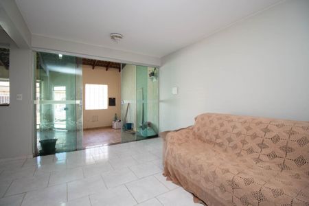 Casa para alugar com 400m², 6 quartos e 2 vagas Casa para alugar com 400m², 6 quartos e 2 vagasSala 1