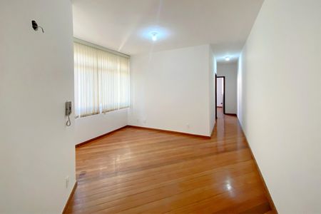 Sala de apartamento à venda com 2 quartos, 70m² em Carlos Prates, Belo Horizonte