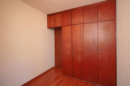 Quarto de apartamento à venda com 2 quartos, 70m² em Carlos Prates, Belo Horizonte
