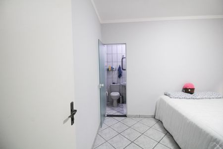 Casa à venda com 100m², 3 quartos e 2 vagasBanheiro Suite 1