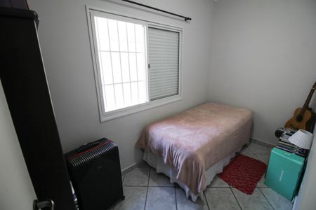 Casa à venda com 100m², 3 quartos e 2 vagasQuarto 