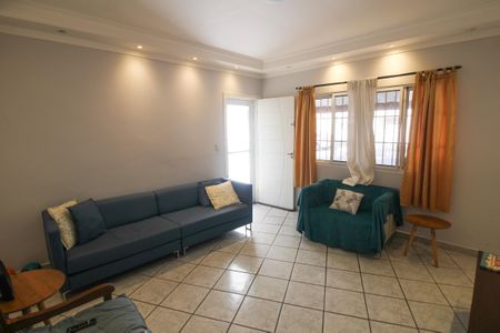 Casa à venda com 100m², 3 quartos e 2 vagasSala