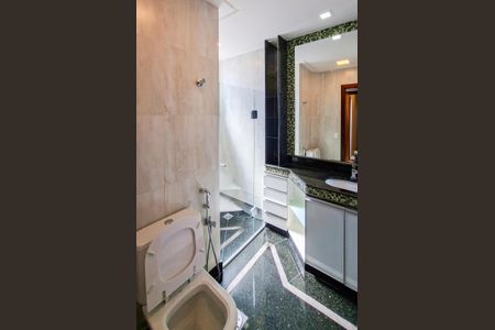 Apartamento à venda com 200m², 4 quartos e 3 vagasBanheiro Social