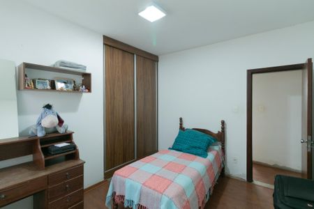 Casa à venda com 379m², 3 quartos e 1 vaga Casa à venda com 379m², 3 quartos e 1 vagaQuarto 2