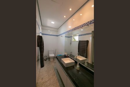 Casa à venda com 379m², 3 quartos e 1 vaga Casa à venda com 379m², 3 quartos e 1 vagaBanheiro do Quarto