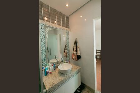 Casa à venda com 379m², 3 quartos e 1 vaga Casa à venda com 379m², 3 quartos e 1 vagaBanheiro Social