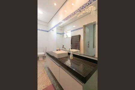 Casa à venda com 379m², 3 quartos e 1 vaga Casa à venda com 379m², 3 quartos e 1 vagaBanheiro do Quarto