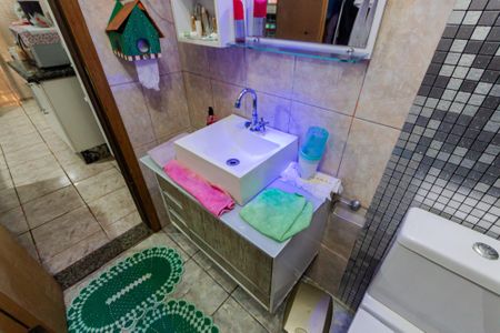 Casa à venda com 170m², 2 quartos e 2 vagas Casa à venda com 170m², 2 quartos e 2 vagasBanheiro Social